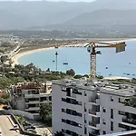 Suite Avec 2 Chambres D\'Hotes Pour 1 A 4 Personnes Avec Terrasse, Vue Mer, Parking Prive, Proche Port Et Aeroport